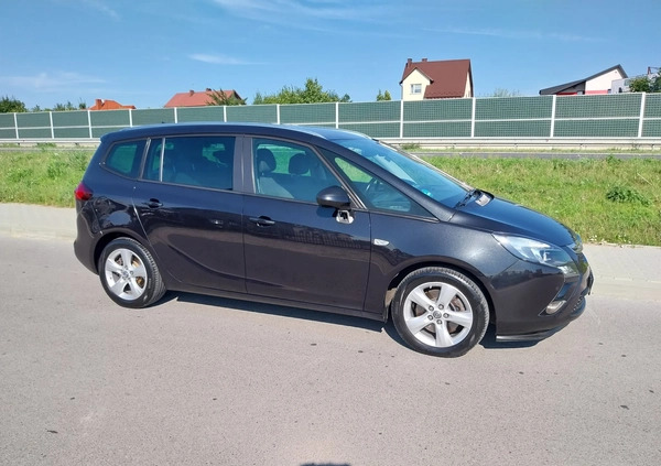 Opel Zafira cena 36800 przebieg: 244000, rok produkcji 2015 z Lubaczów małe 781